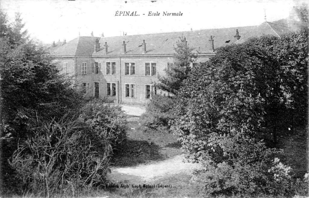 ecole_normale_vue_cour